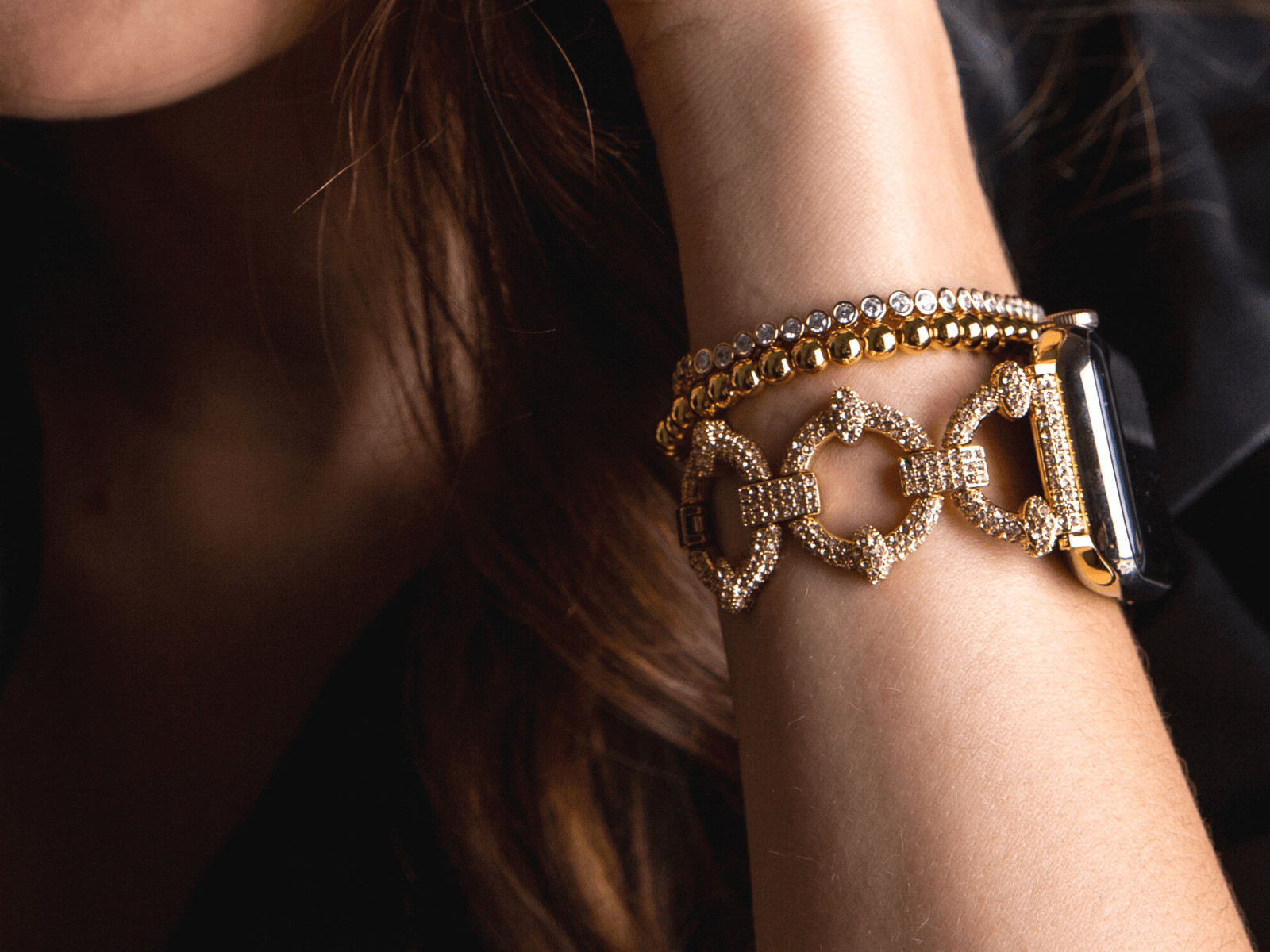 Luxe 6-Piece Gift Set: Time to Shine - Goldenerre Women's Apple Watch Bands and Jewelry