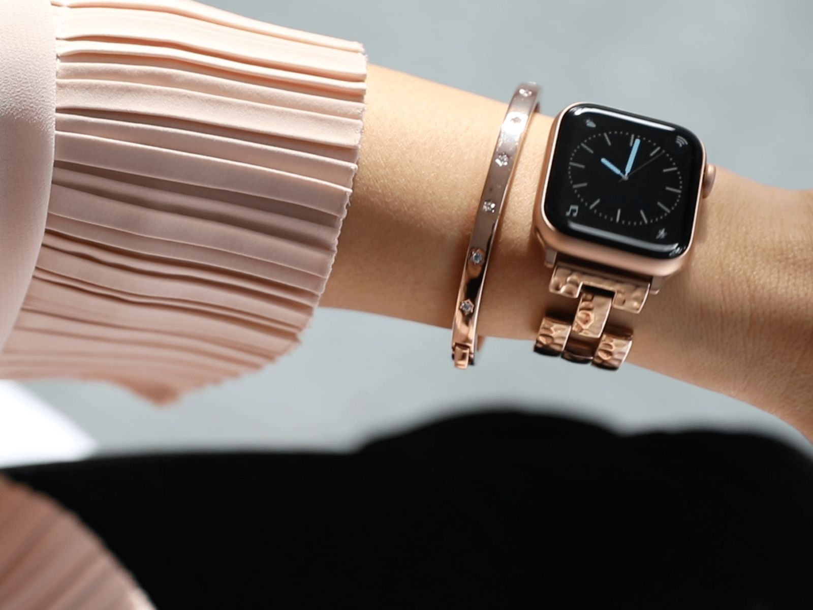 Hammered Link Band for the Apple Watch - Goldenerre Women's Apple Watch Bands and Jewelry